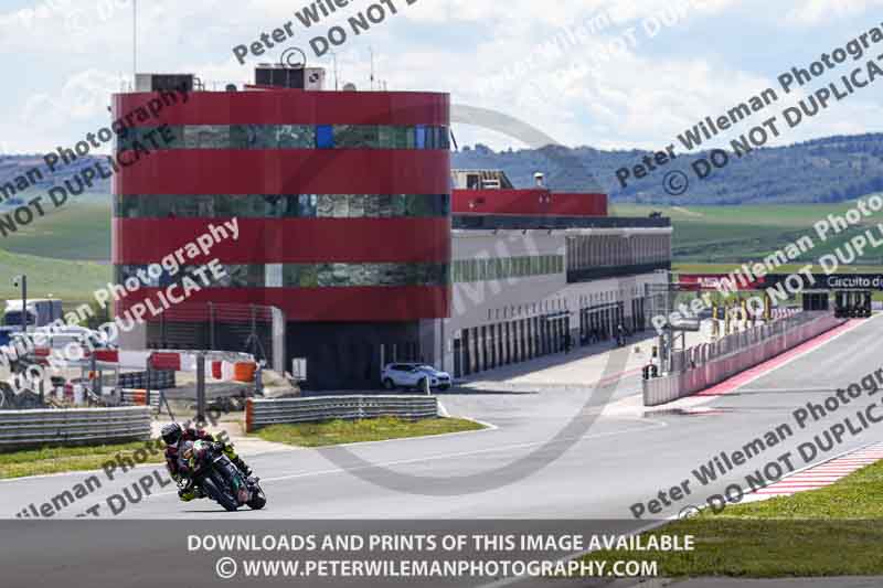 cadwell no limits trackday;cadwell park;cadwell park photographs;cadwell trackday photographs;enduro digital images;event digital images;eventdigitalimages;navarra;no limits trackdays;peter wileman photography;racing digital images;trackday digital images;trackday photos